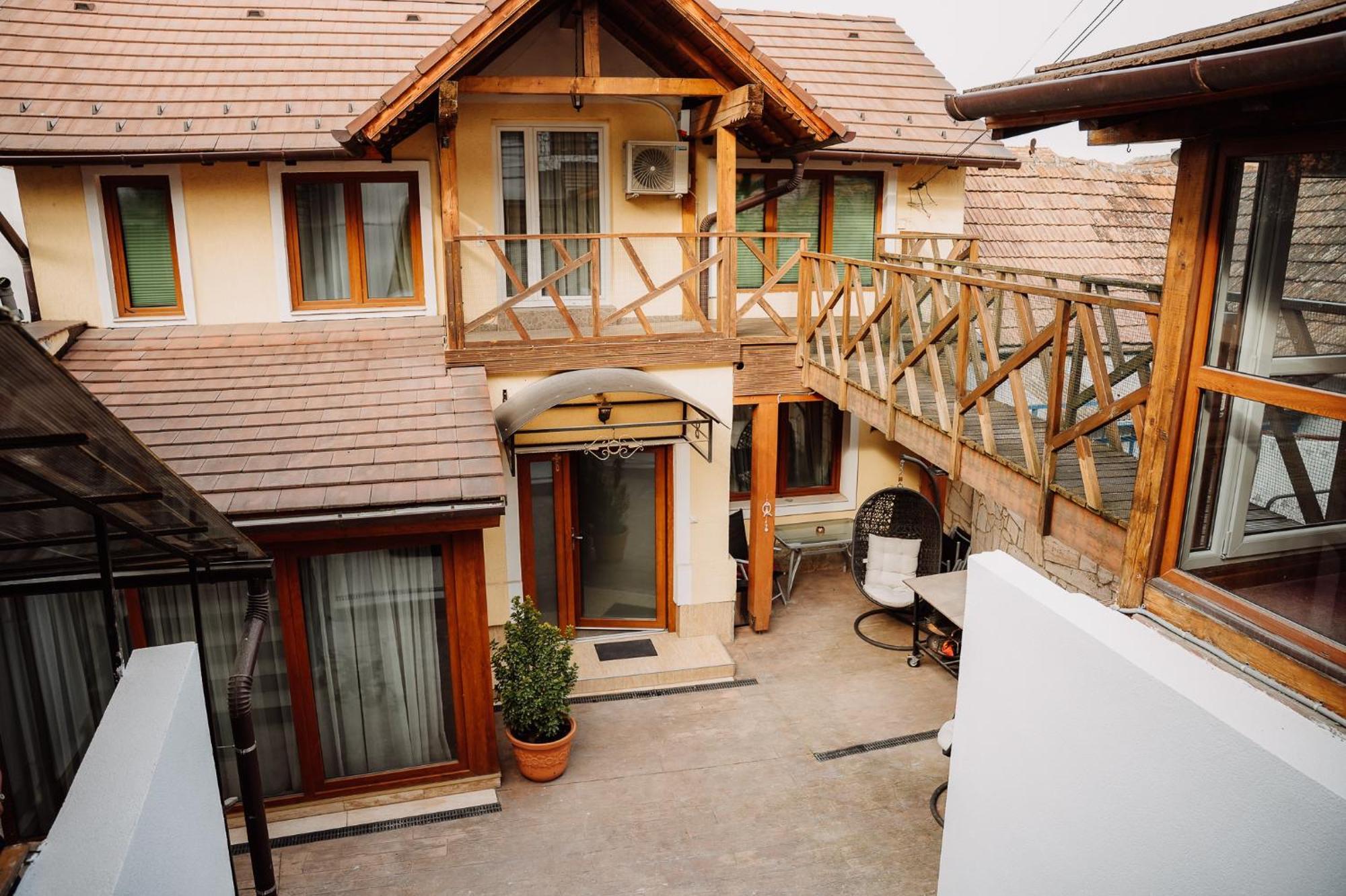 Real Home 1 Сибиу Экстерьер фото